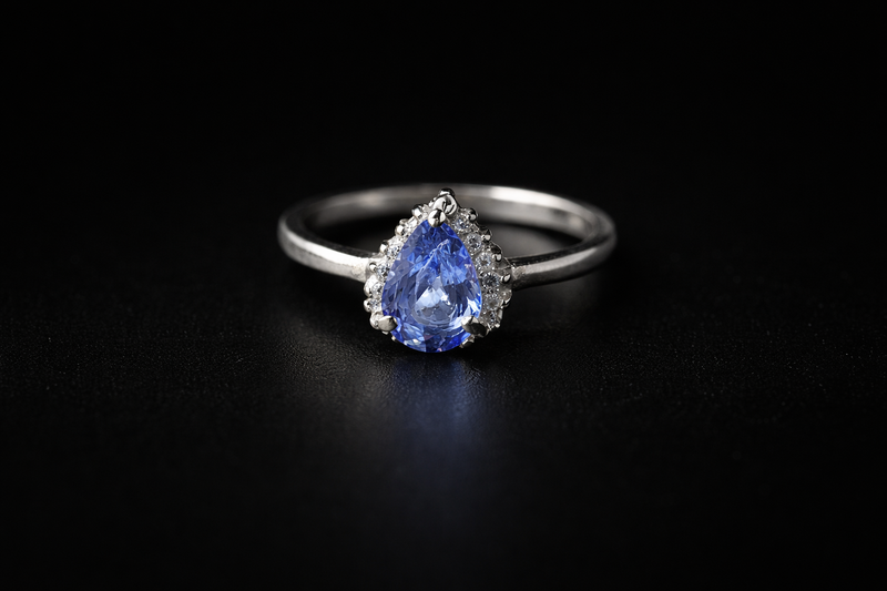 Elegant Sapphire ring